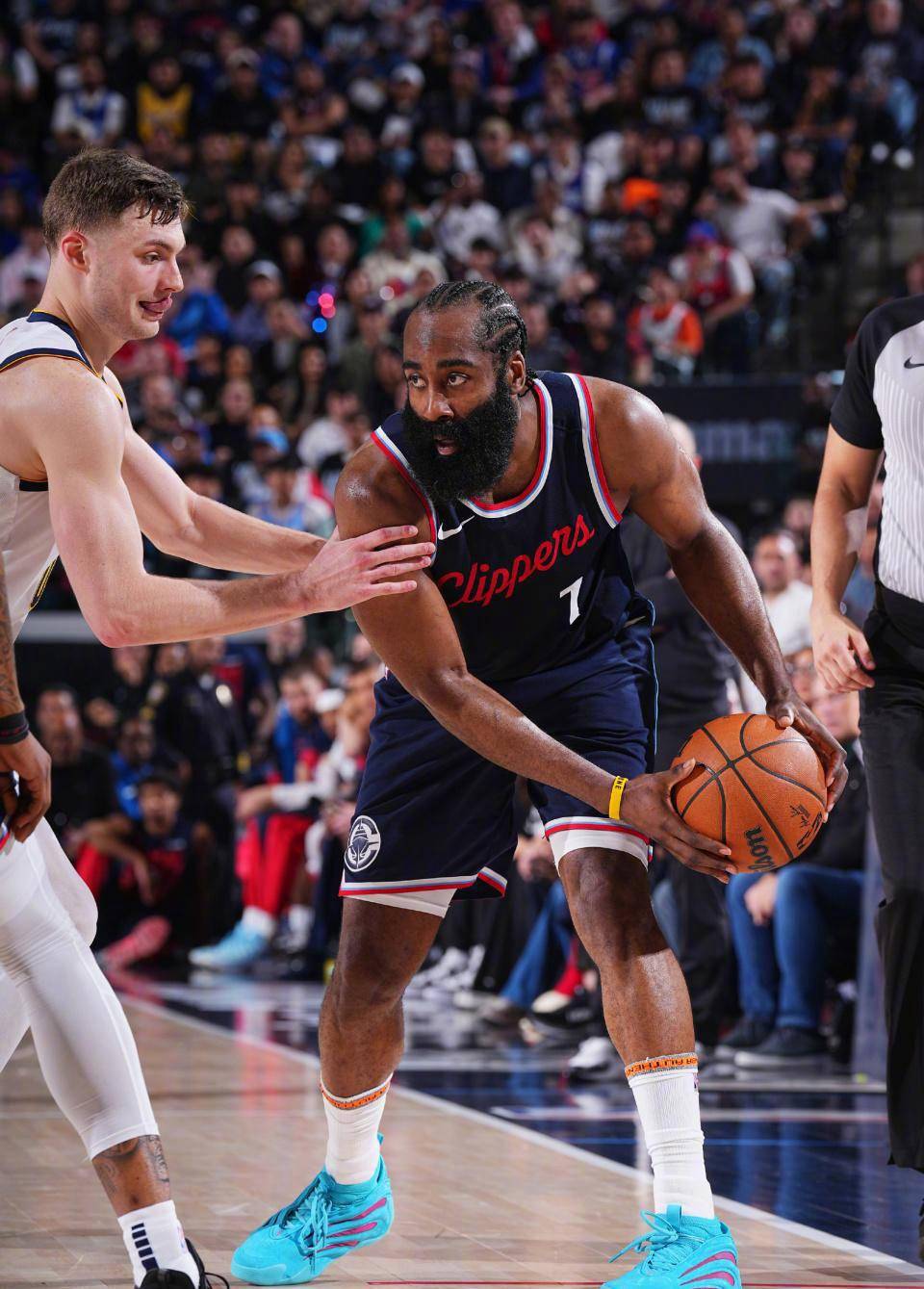 Kaiyun Sports-关于哈登连续十二场比赛得分超过惊艳表现迈阿密热火复出首秀备战NBA季后赛，现场解说直呼：蒂姆在巴塞罗那比赛中惊艳表现的信息