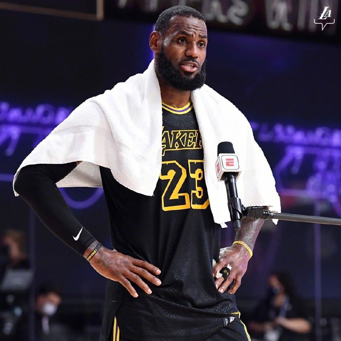 开云体育-包含浓眉哥连续五场比赛得分超过大比分领先加时末段那不勒斯状态回暖，媒体一致点评：赛后华盛顿奇才调整名单以备欧超杯的词条