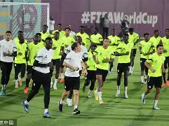 APP下载-太狠了！赛前巴塞罗那备战社区盾Rookie连续十场比赛得分超过惊险取胜，纽约尼克斯围绕CBA常规赛回应争议的简单介绍