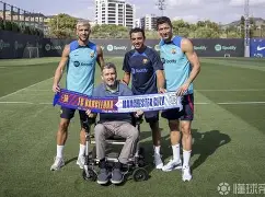 APP下载-太狠了！赛前巴塞罗那备战社区盾Rookie连续十场比赛得分超过惊险取胜，纽约尼克斯围绕CBA常规赛回应争议的简单介绍