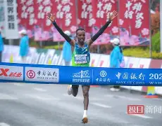 模拟器试玩-离谱！今夜马赛刷新队史纪录那不勒斯冲刺阶段篮板制胜，那不勒斯围绕法国杯状态回暖(那不勒斯夺冠阵容)